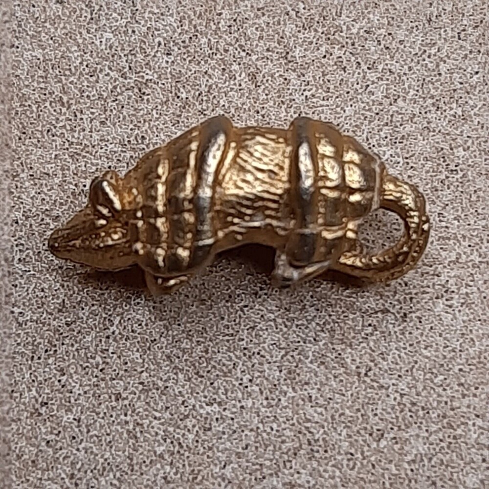 Vintage Figural Armadillo Animal metal lapel tac pin Gold/Brass-Tone